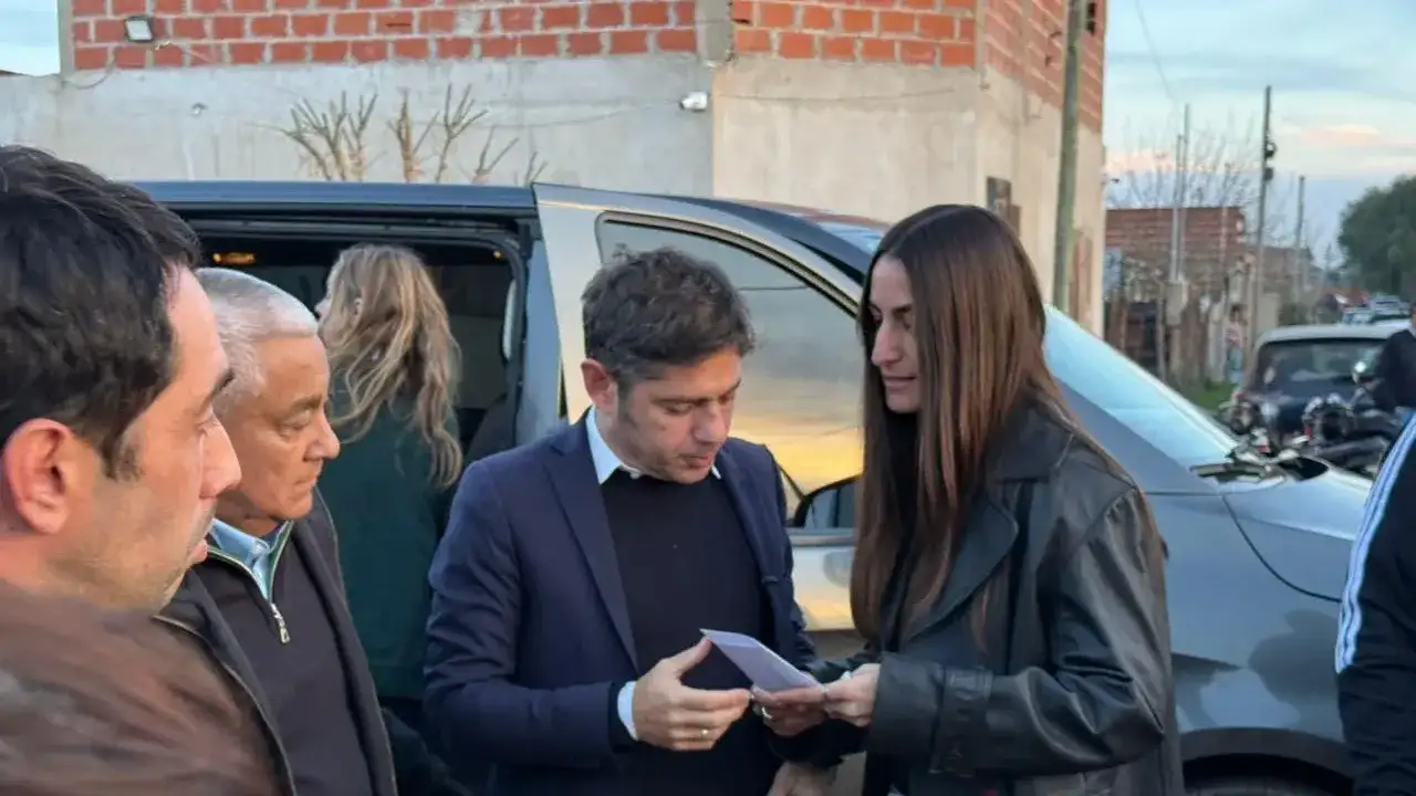 Kicillof en barrio Güemes