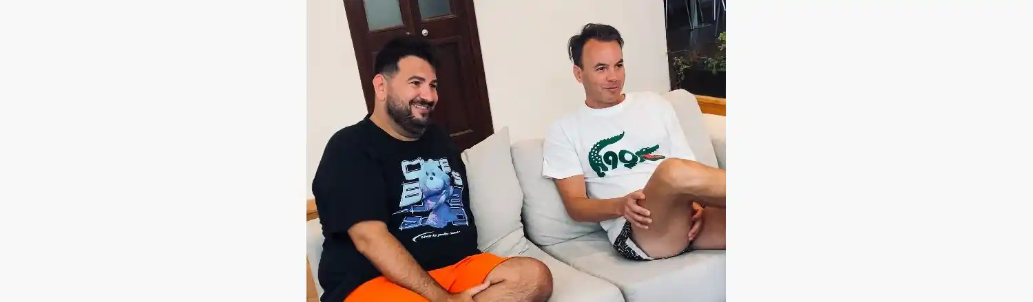 Gaby y Buti, actor y periodista, juegan a la impro en la tele y ahora llegan al teatro.