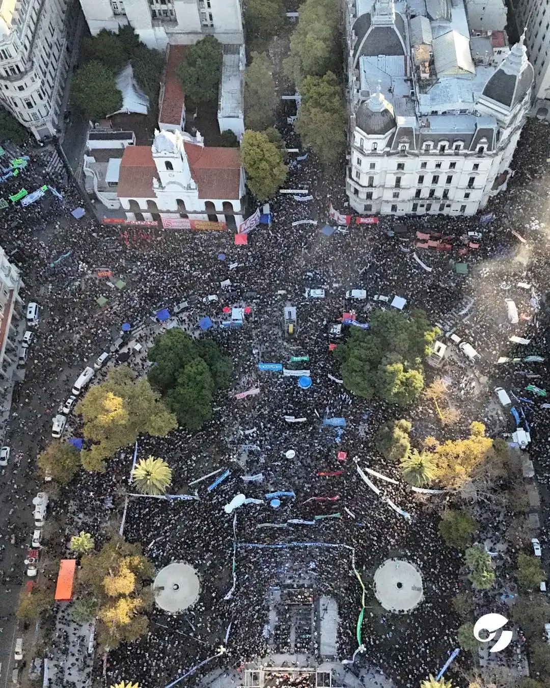 El reclamo por el financiamiento universitario fue masivo y el gobierno lo tildó de "acto opositor"