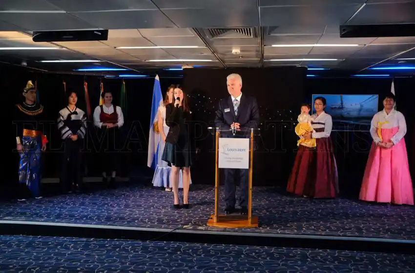 Ya se puede visitar la librería flotante más grande del mundo