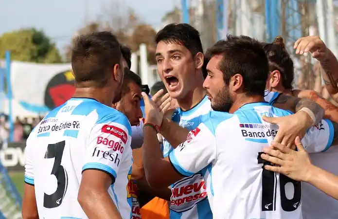 Rosario Central oficializó la contratación de Fernando Zampedri