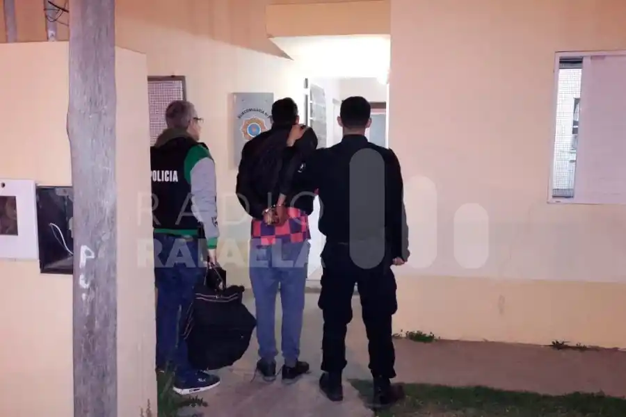 Robó una vivienda e intentó huir en un colectivo de larga distancia: lo atraparon en la terminal de ómnibus
