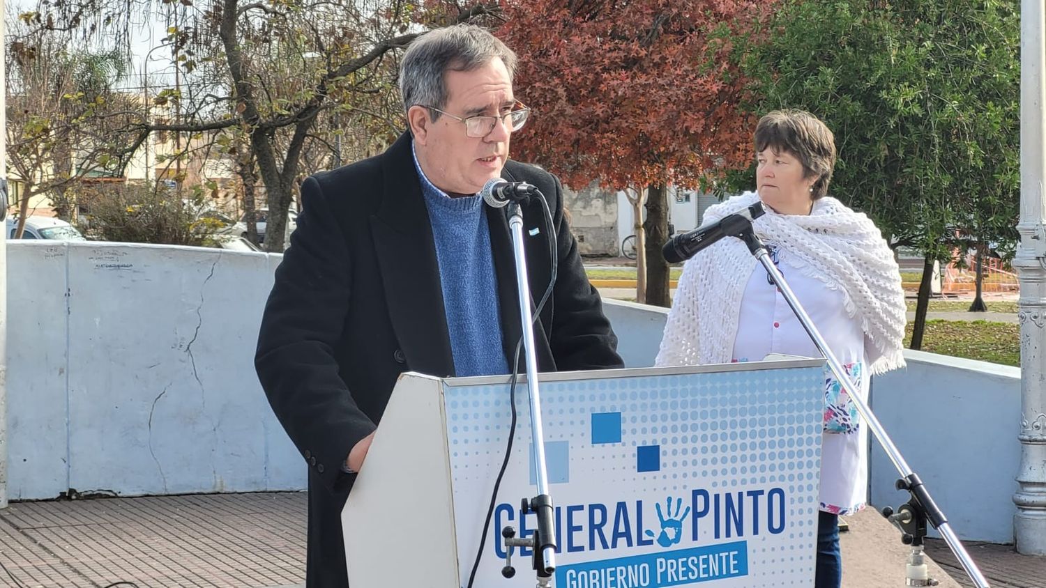 El intendente interino Fernando Rodríguez encabezó el acto protocolar (FOTO: Facebook Municipio de Pinto).