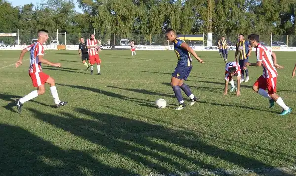 Juventud Urdinarrain acertó sobre el final y quebró a Central