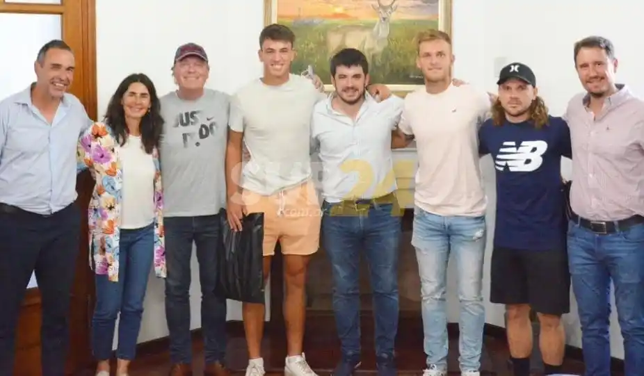 Jóvenes tenistas de la ciudad que persiguen sueños deportivos