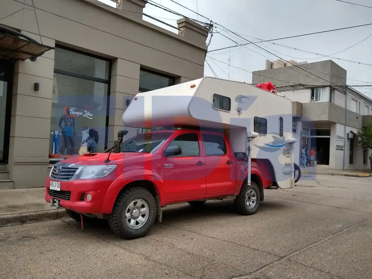 Expulsaron a una pareja de italianos que llegó a la ciudad en un motorhome con patente chilena