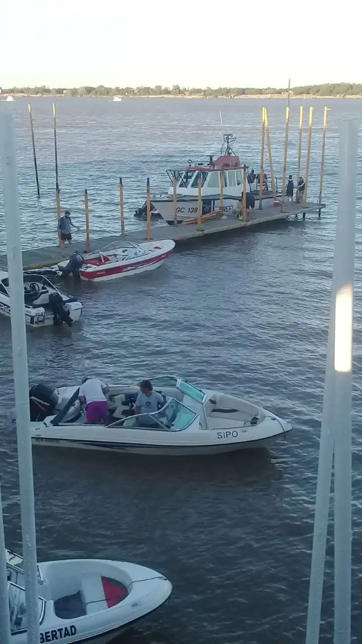 Rosario: una lancha destrozó un kayak