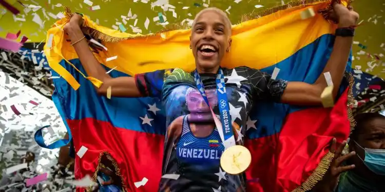 ORGULLO NACIONAL: Yulimar Rojas se corona como la mejor atleta de 2021 en los Premios Marca
