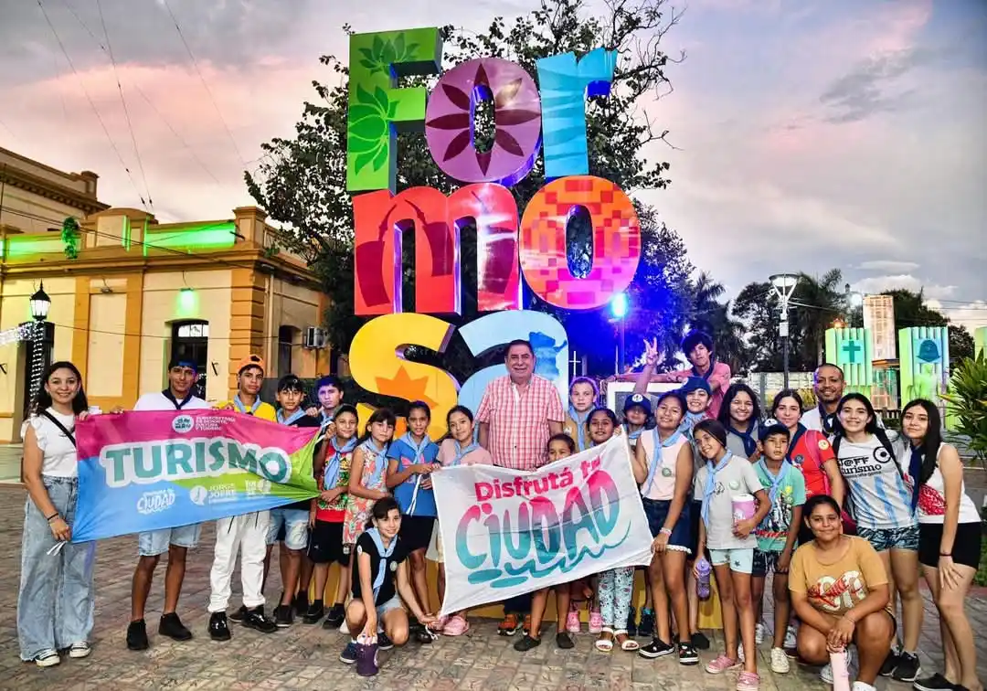 Jóvenes piranenses visitaron la Capital y al intendente Jofré