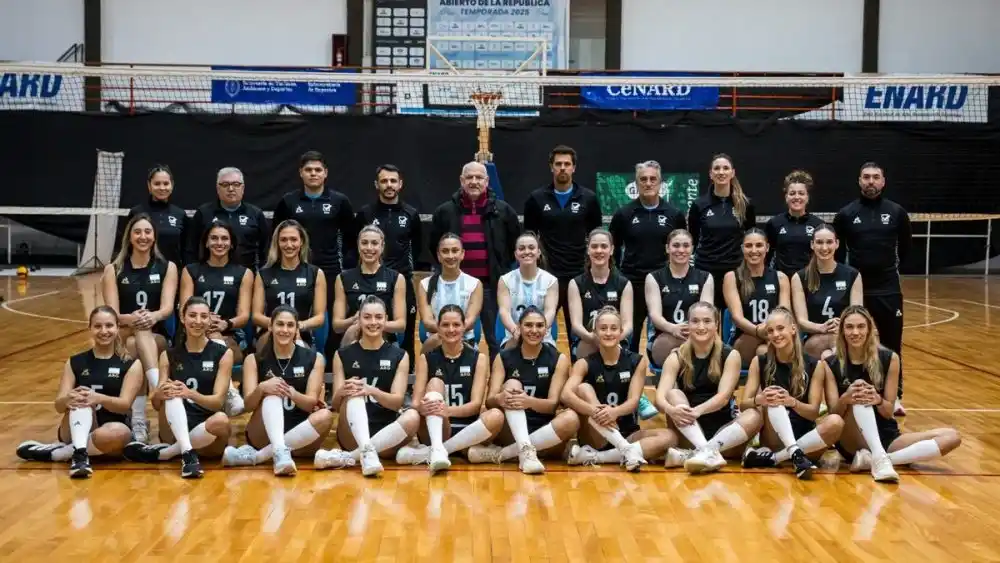 La armadora marplatense Morena Chiappero está en la lista de jugadoras convocadas en esta serie de amistosos. Foto Feva
