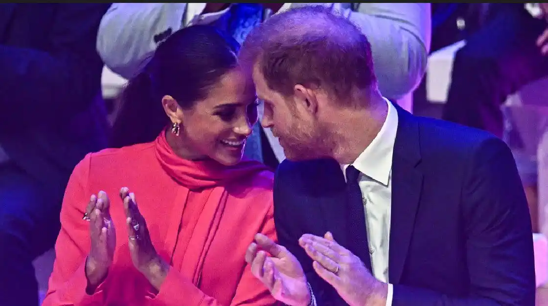 ¡UEPAA! Harry y Meghan desechan rumores de ruptura y bailan sensualmente en concierto de Beyoncé (video)
