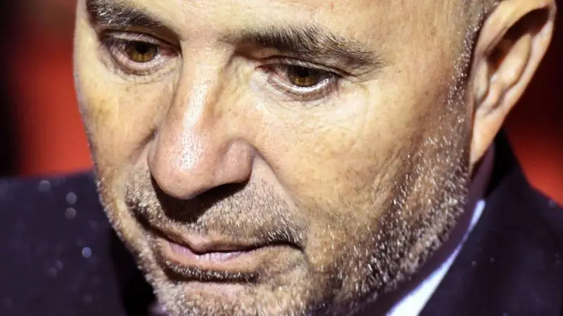 Sampaoli: «Es antigua la discusión de defender con tres o cuatro»