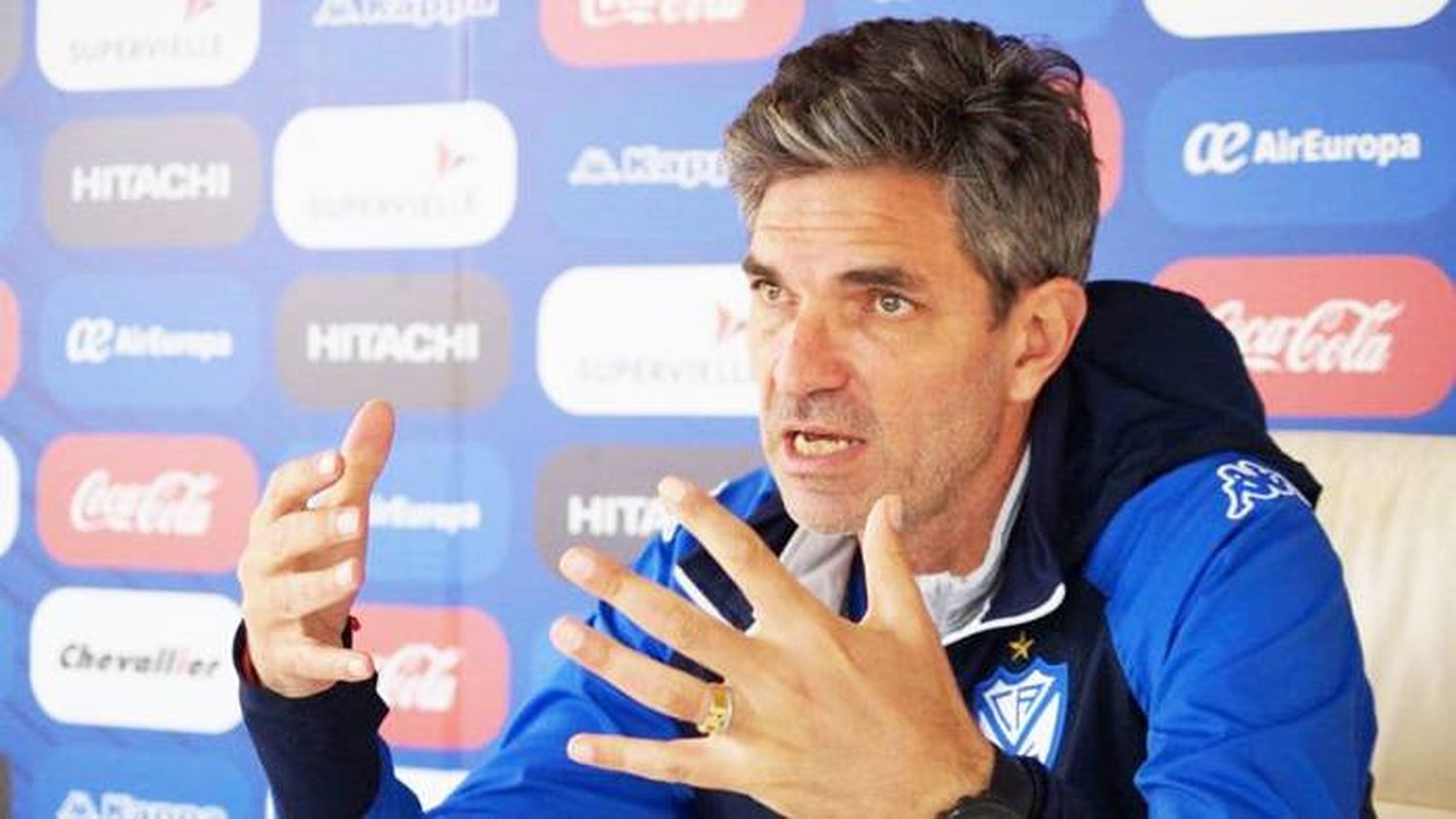 Pellegrino se metió de lleno  en el escándalo de Vélez