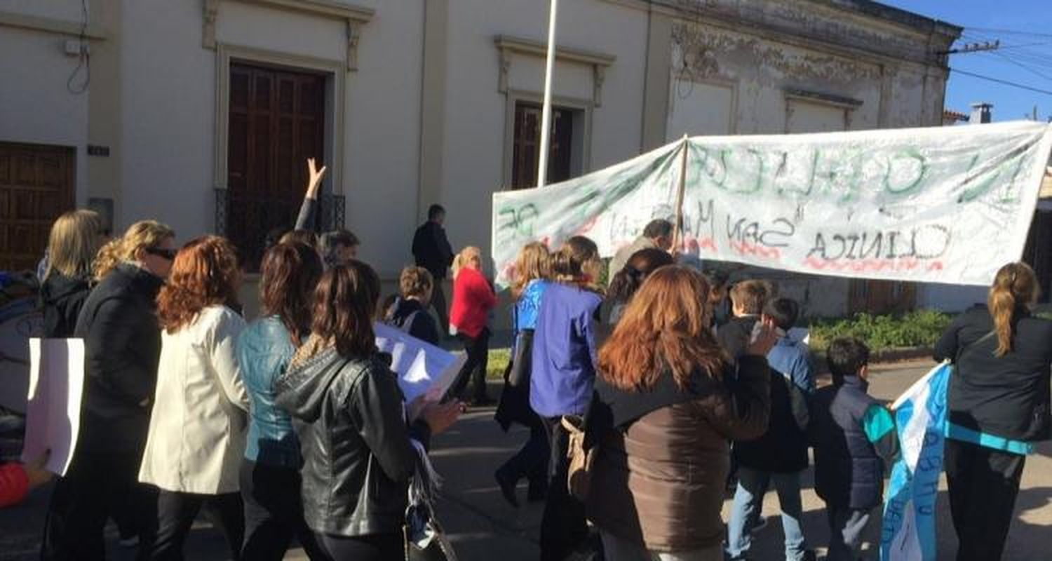 Distintos sindicatos acompañaron el reclamo de los trabajadores de la Clínica San Martín