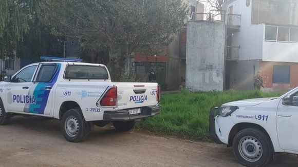 Tres detenidos en el Centenario por robar tarjetas bancarias a compañeros de trabajo