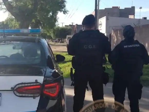 Gracias a una rápida intervención policial salvaron a una mujer que encontraron inconsciente en su casa