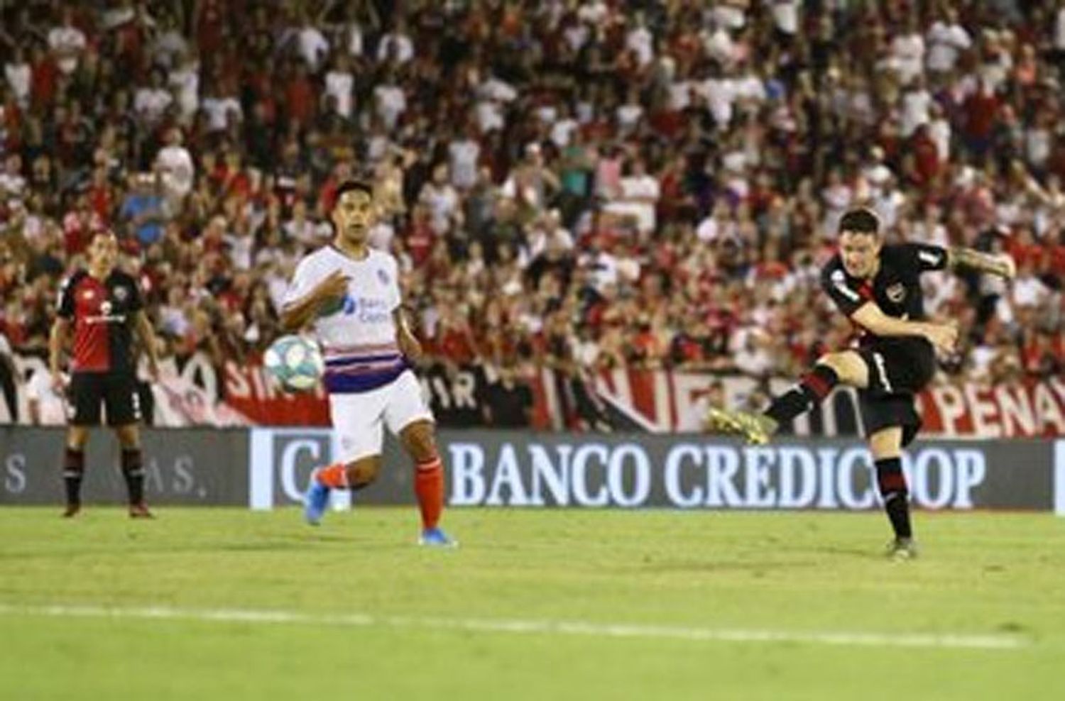 Con un zurdazo de Moreno, Newell’s le ganó a San Lorenzo