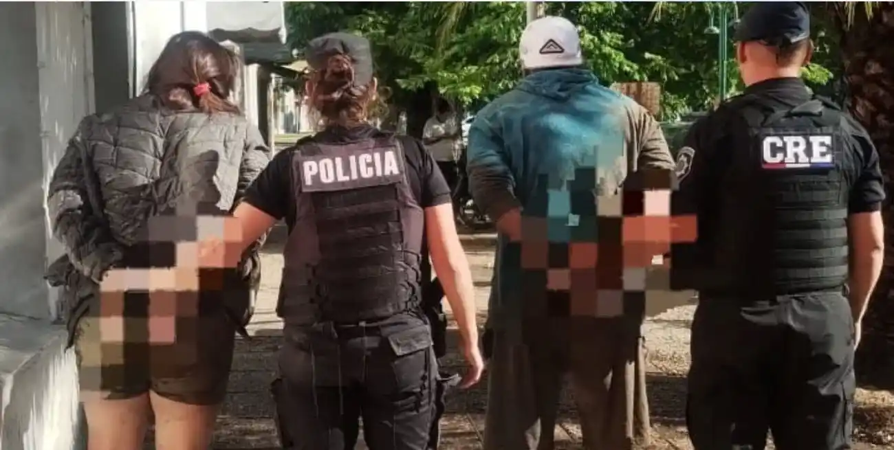 La pareja fue trasladada detenida a sede policial. Foto: Gentileza
