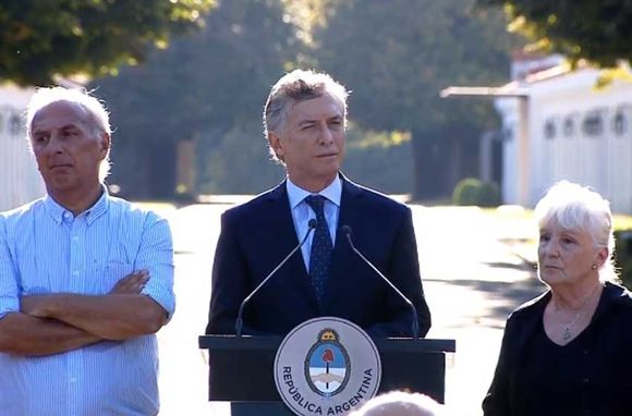 "El riesgo país sube porque hay miedo de que queramos volver atrás"