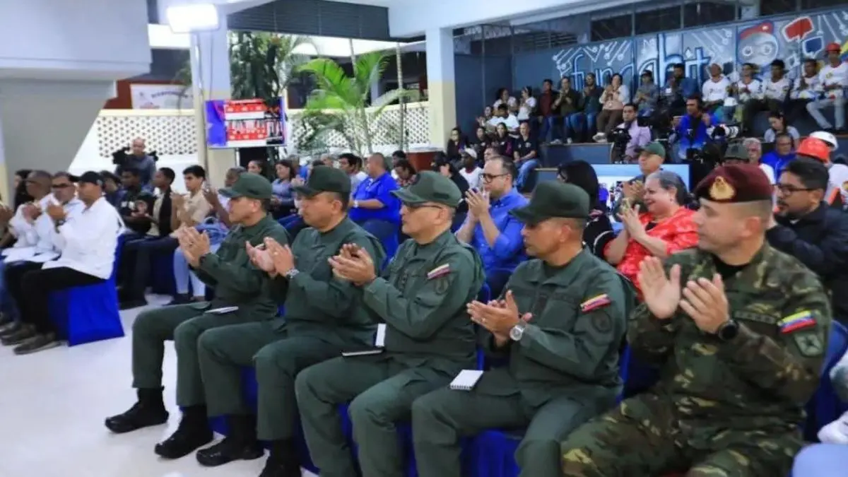 EE.UU. cree que «con sus ridículas sanciones van a amedrentar a los funcionarios VENEZOLANOS»: Maduro condecoró 4 MILITARES SANCIONADOS