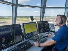 Por un paro de controladores aéreos, inician las primeras restricciones en aeropuertos de Argentina