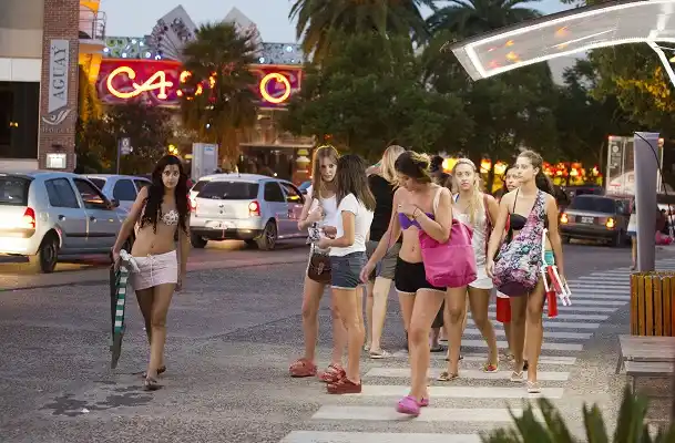 Lanzan una campaña para cuidar a los turistas que visitan la ciudad