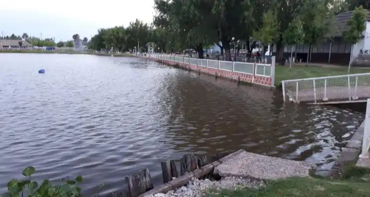 La altura del río registró picos en diciembre y estiman que seguirá creciendo