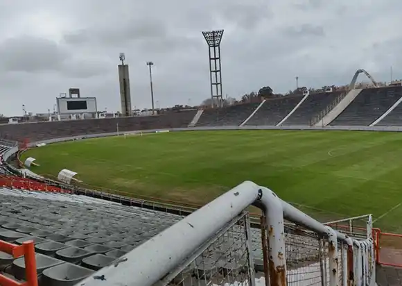Se privatiza el estadio mundialista Minella de Mar del Plata: “Es por acá”, exclamó el intendente