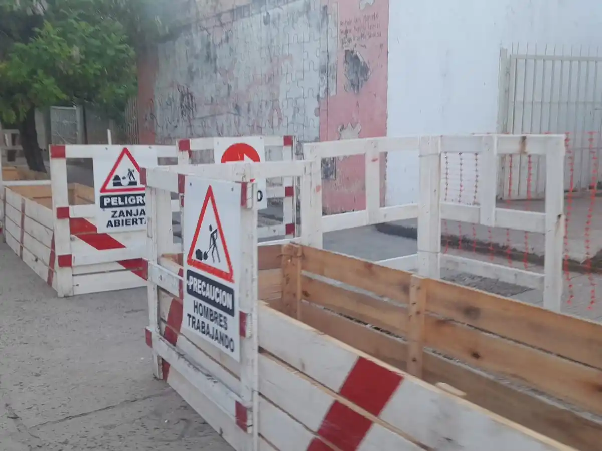 Comenzaron las obras de tendido subterráneo de media tensión en calle 9 de julio