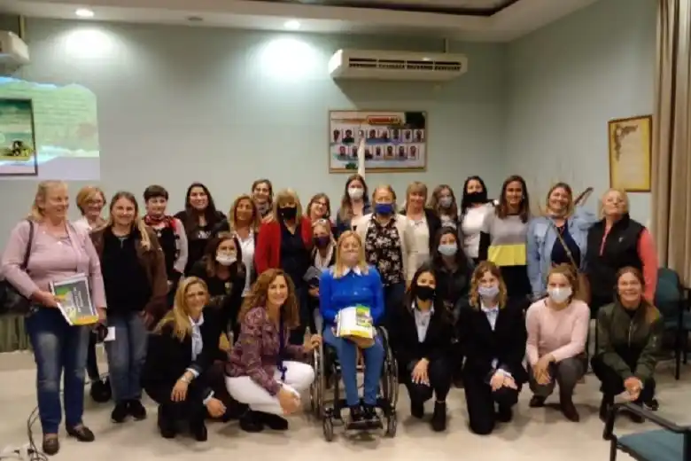 Mujeres cooperativistas siembran valores