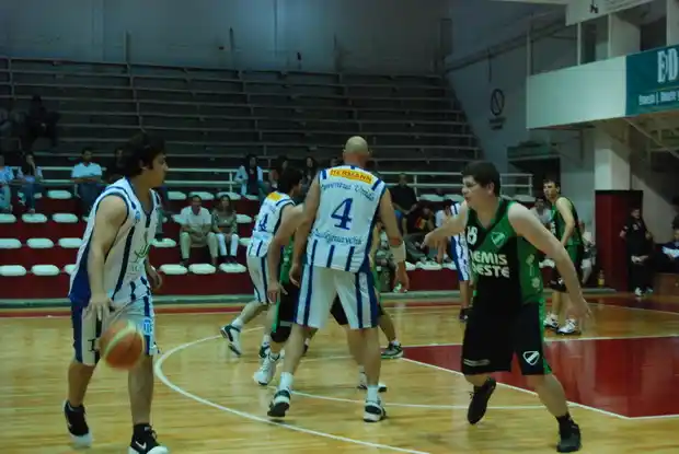 Pueblo Nuevo y Racing  abren una nueva edición de la Copa Gualeguaychú