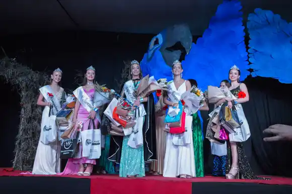 Martina Sáenz fue coronada como la nueva Representante de la 55ª Fiesta Provincial del Estudiante Secundario