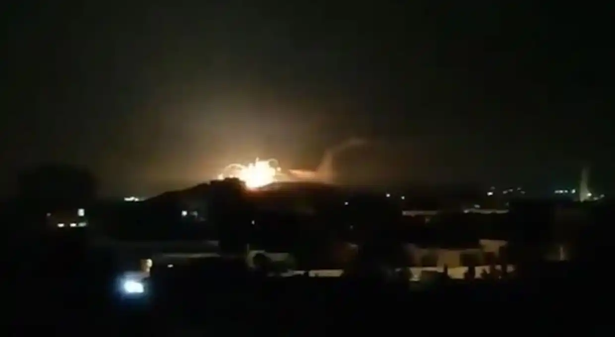 Un bombardeo contra milicias iraníes en Siria dejó al menos 14 muertos