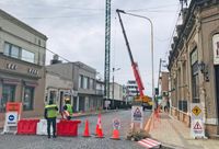 Con un gran despliegue, se instaló la grúa torre para la obra del edificio de Globant