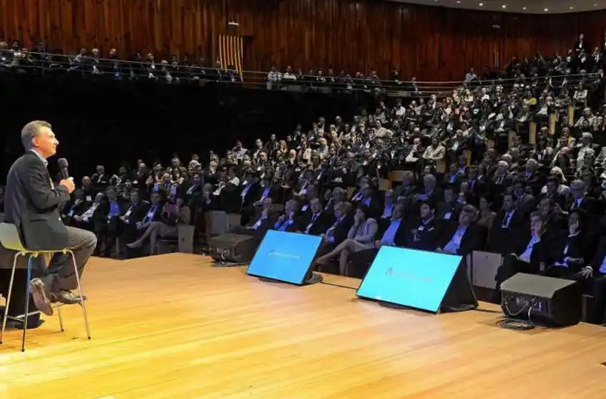 Afirman que Macri aumentó la estructura del Estado