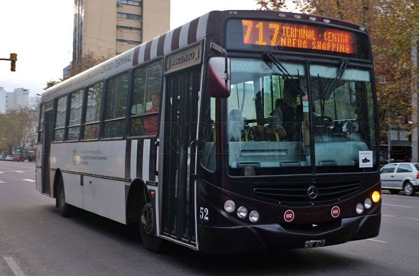 El conflicto en el transporte quedó en un "cuarto intermedio"