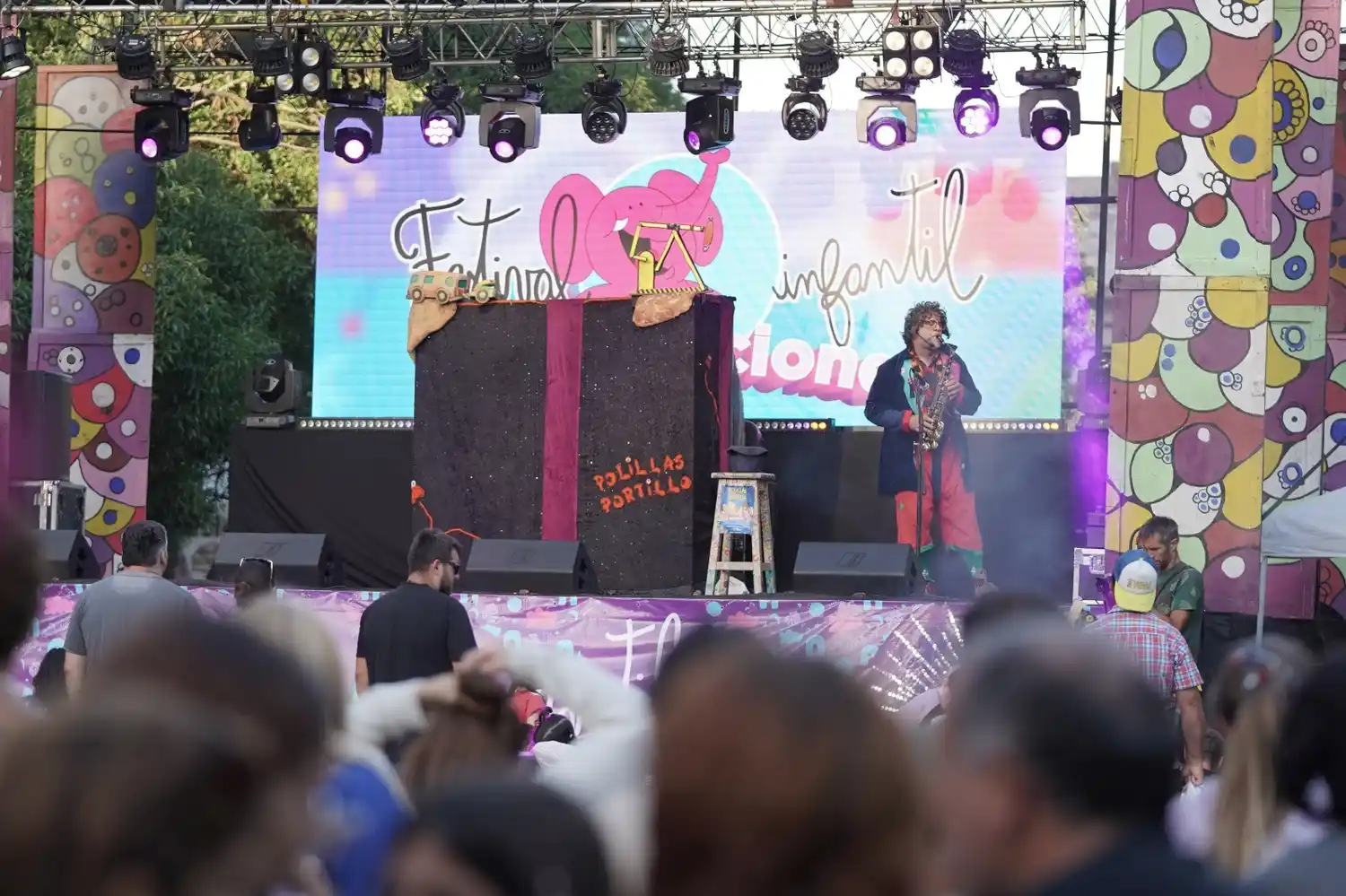 Espectáculos en simultáneo en los distintos escenarios del Parque