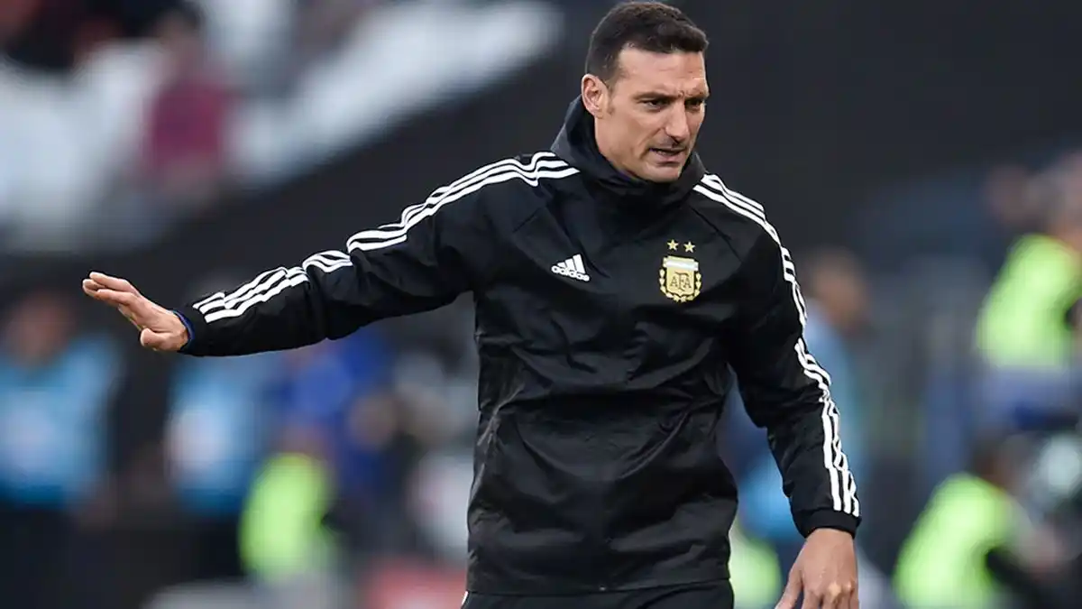 En su mejor momento como DT, Scaloni reveló que atraviesa una difícil situación familiar