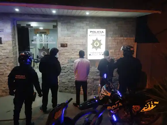 Continúan los operativos de control en barrios: 27 personas identificadas y 8 trasladadas