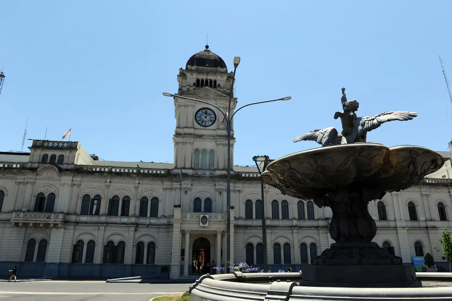 Diputados vuelve a tratar el proyecto de doble sueldo para viceintendentes y concejales