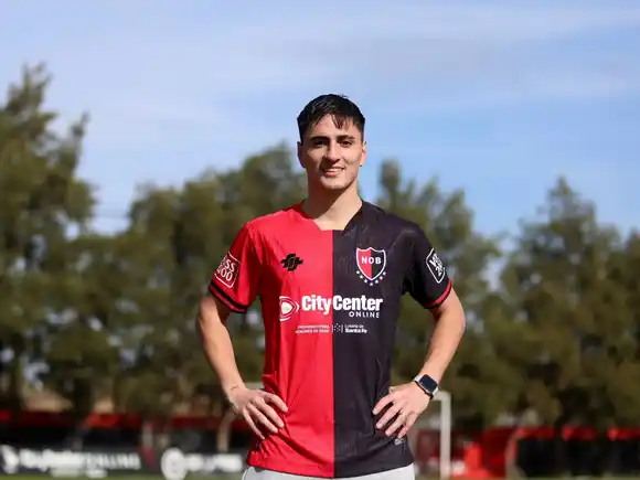 Newell's presentó a Franco Orozco: llega a préstamo desde Lanús hasta junio de 2026