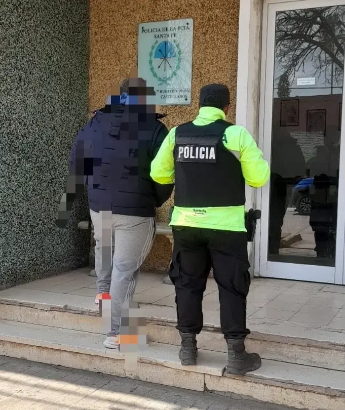 Controles en rutas del oeste santafesino: detectaron documentación apócrifa y a una persona con pedido de detención