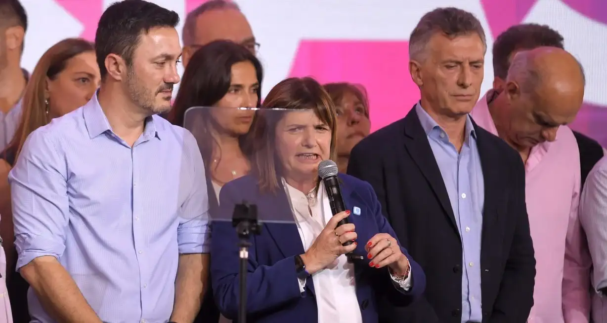 La líder del PRO habló desde el escenario junto a los referentes de Juntos por el Cambio. Foto: Julián Álvarez / Télam