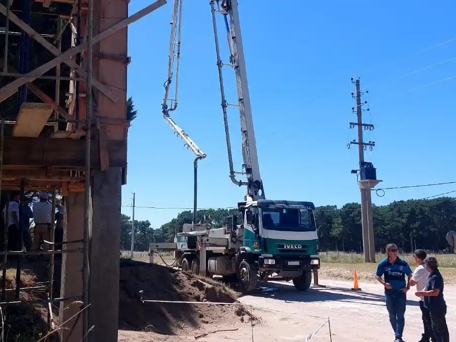 Importante obra para la red de agua y para abastecer a camiones que transporten agua