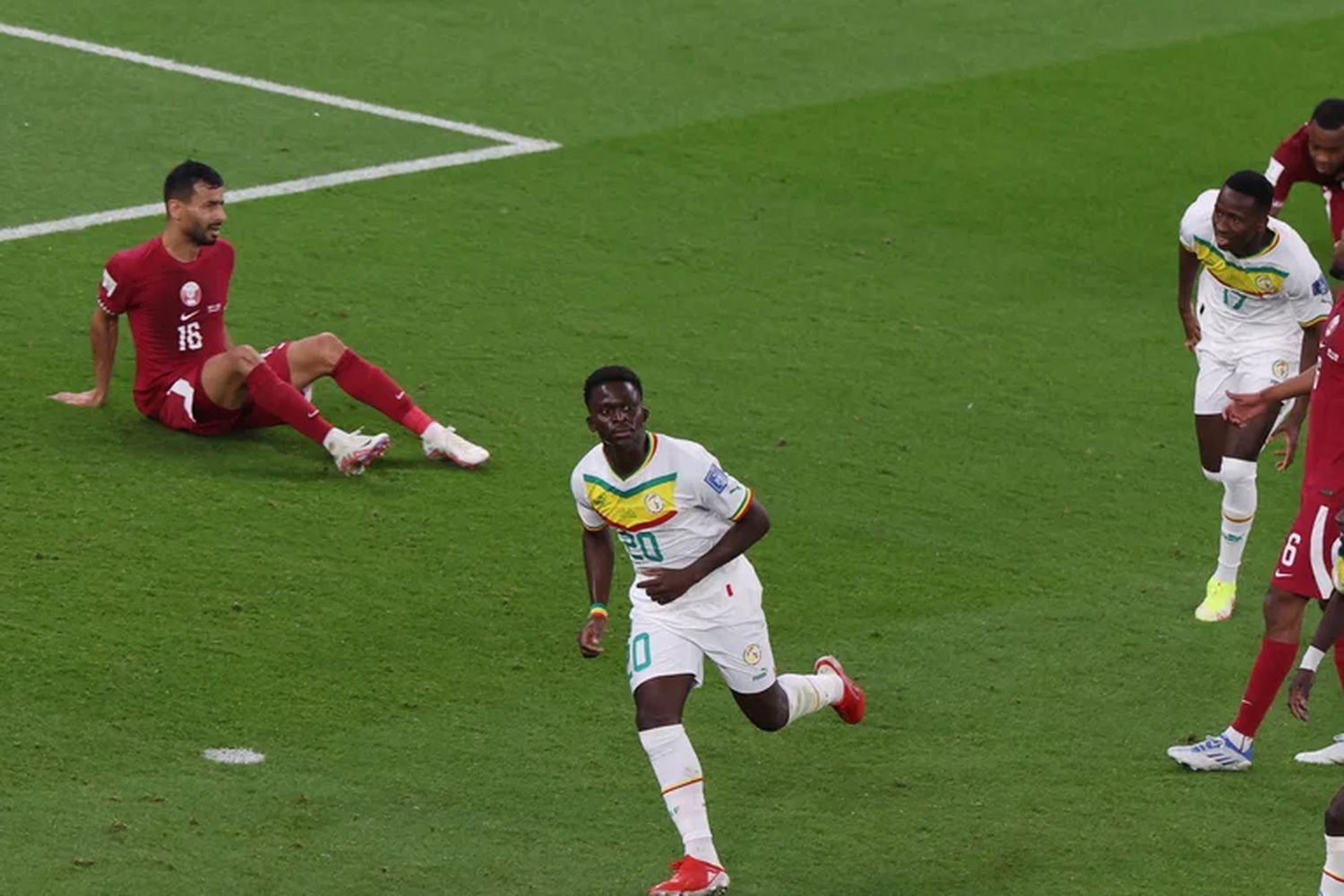 Qatar perdió con Senegal y empezó a despedirse de su Mundial
