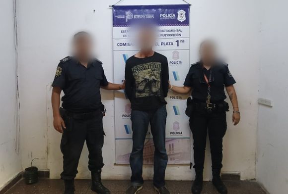 Robó elementos de una camioneta de CUCAIBA y agredió a un hombre que lo descubrió in fraganti