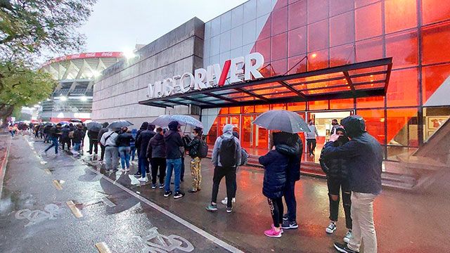 El retorno de los hinchas: exigirán al menos una dosis de la vacuna para ingresar