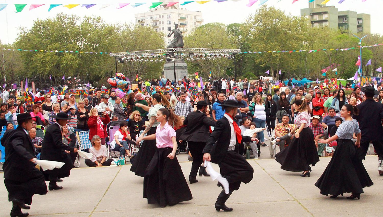 Últimos preparativos para la Fiesta del folclore y la tradición