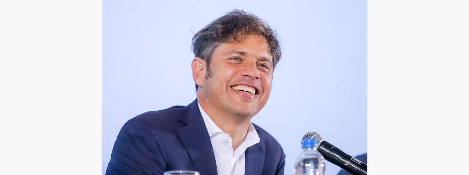 Kicillof da 10% extra a estatales, un bono de $30.000 y ayuda a municipios por la suma fija
