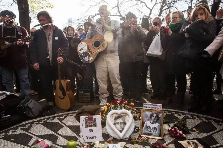 A 36 años del asesinato de John Lennon, todos lo recuerdan en las redes